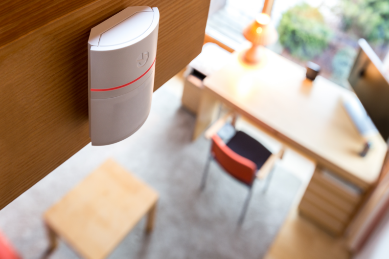 Das Bild zeigt einen Melder von Jablotron.