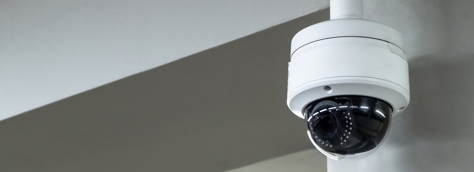 Dieses Bild zeigt eine Kamera im Außenbereich. 