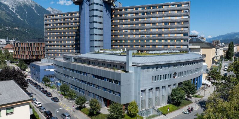 Das Bild zeigt die Klinik Innsbruck.