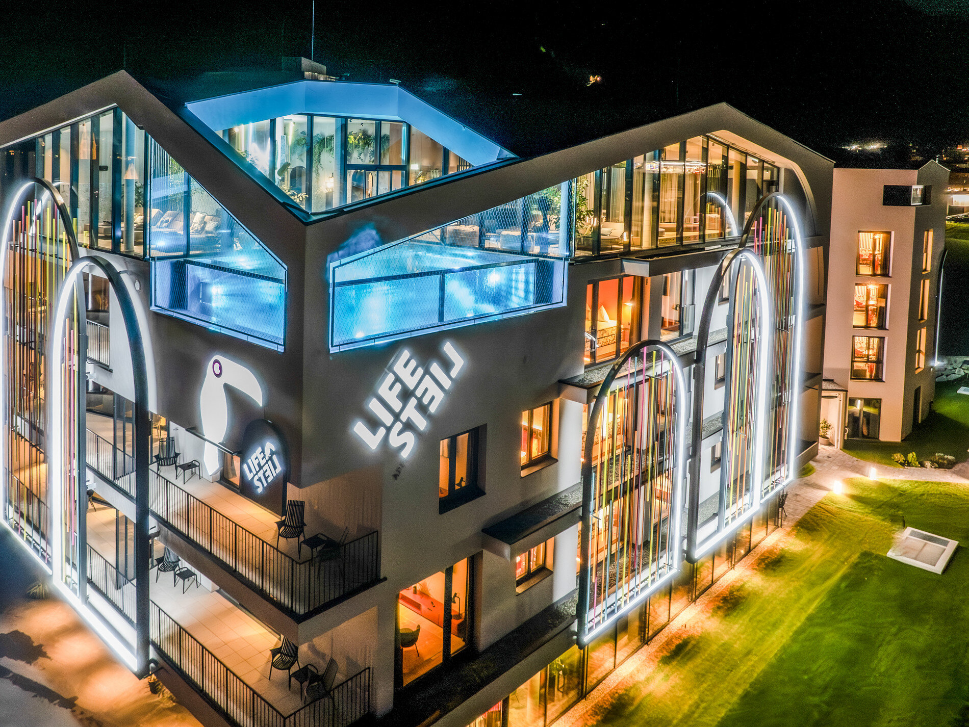 Das Bild zeigt das Hotel Lifesteil. 